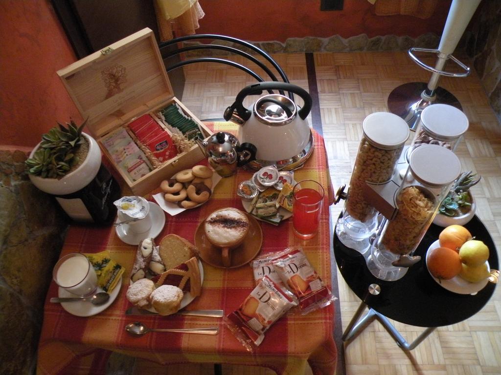 Hostel Josef Palermo Buitenkant foto