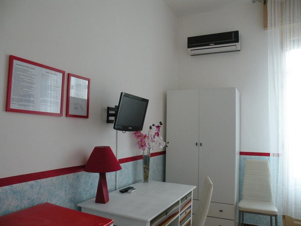Hostel Josef Palermo Buitenkant foto