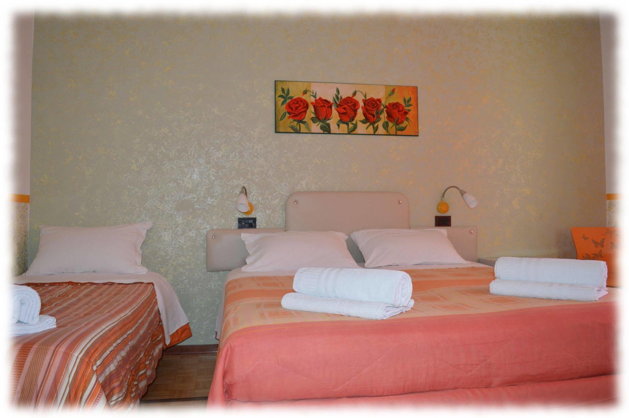 Hostel Josef Palermo Buitenkant foto